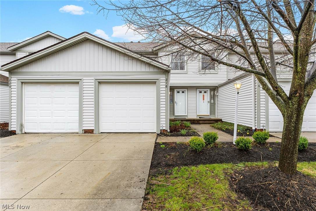 218 Regina Drive - Photo 1
