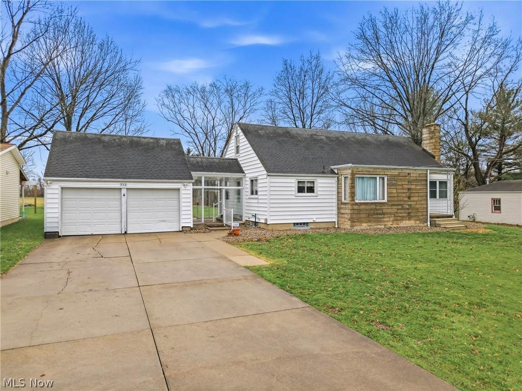 712 Champion Avenue - Photo 1