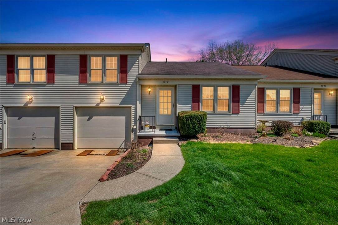 5279 Creekside Boulevard - Photo 1