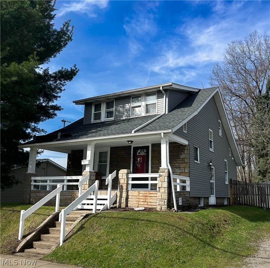 1811 Grace Avenue - Photo 1