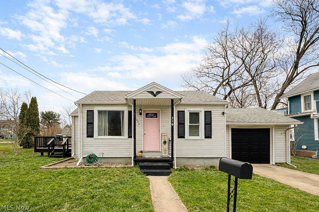 516 10th Street - Photo 1
