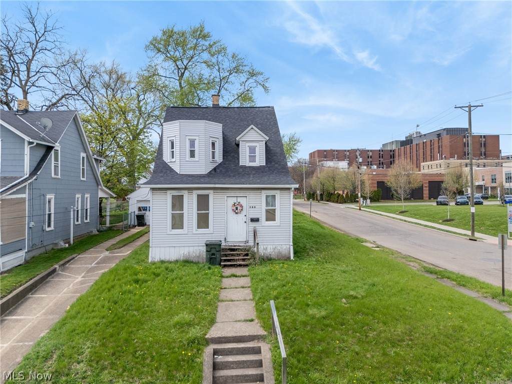 703 Arlington Avenue - Photo 1