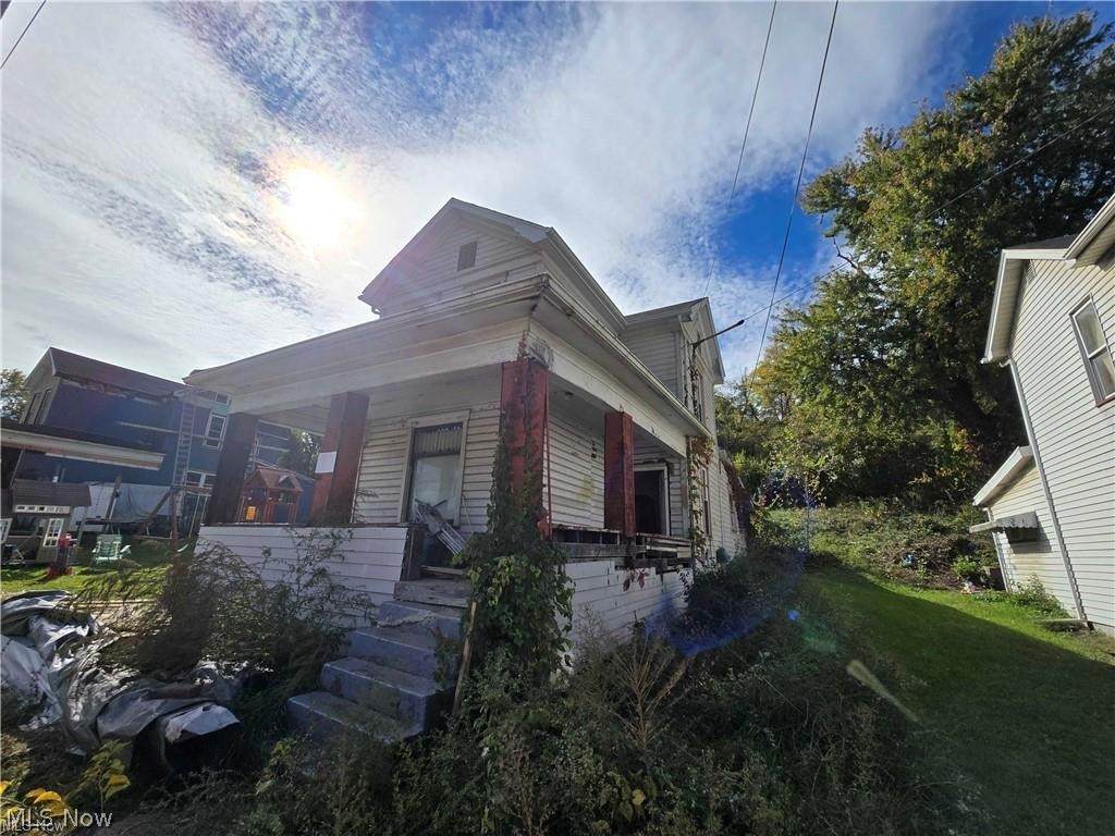 2021 Commercial Street - Photo 1