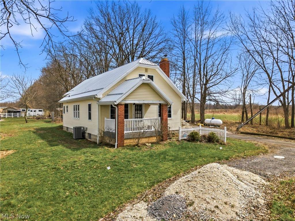 8305 Columbiana Canfield Road - Photo 1