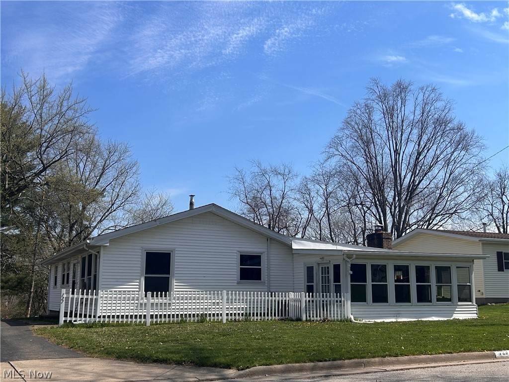 727 Circle Hill Road - Photo 1