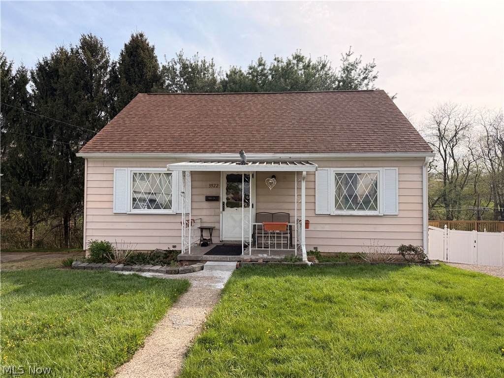 3922 Hanlin Way - Photo 1