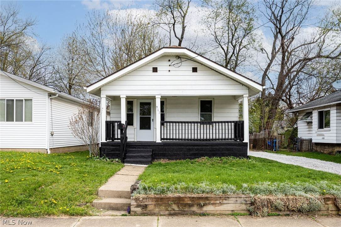 961 Wyley Avenue - Photo 1