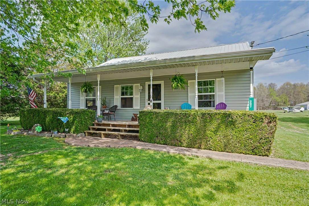 297 Hales Landing - Photo 1