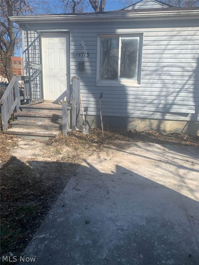 14713 Pepper Avenue - Photo 1