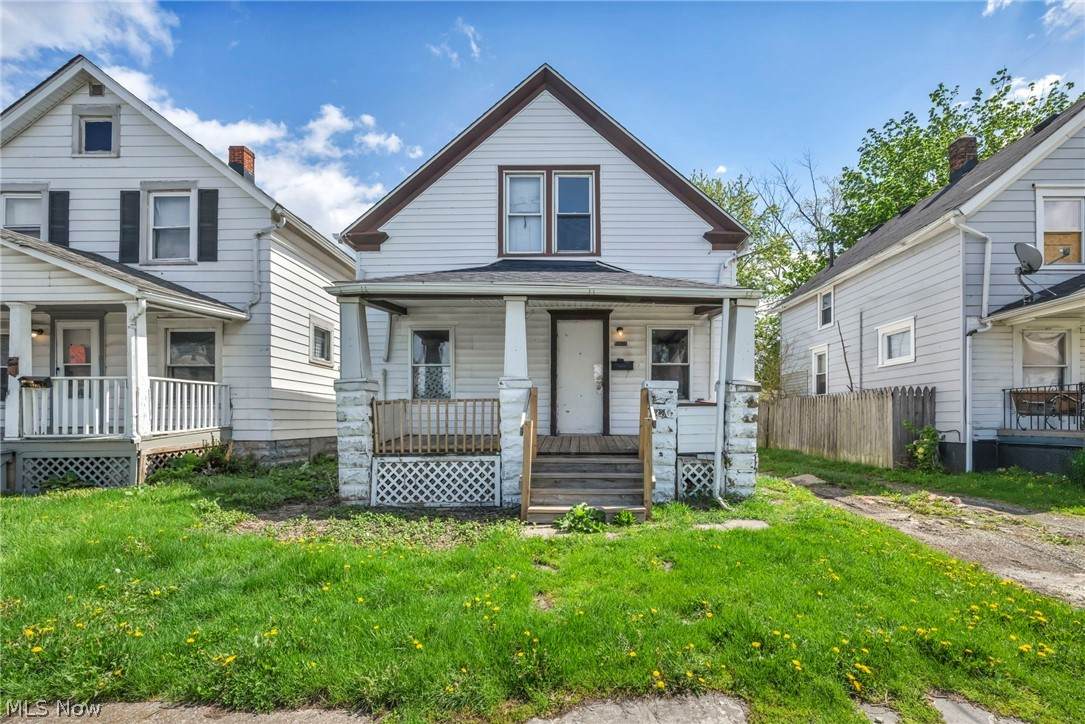 2917 Apple Avenue - Photo 1