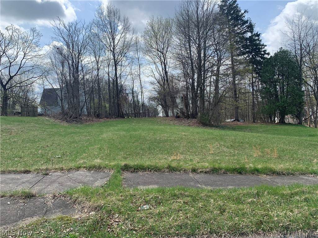 861 Parkwood Avenue - Photo 1