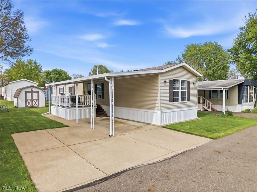 18 Oakwood Drive - Photo 1
