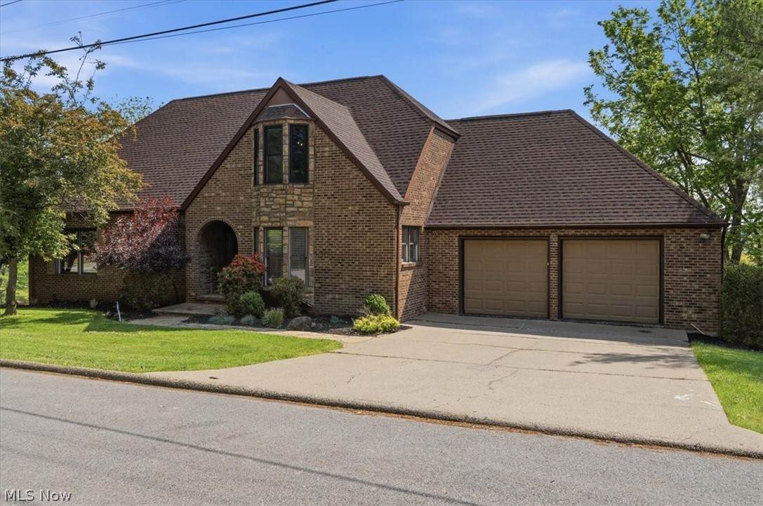 75 Oakridge Drive - Photo 1