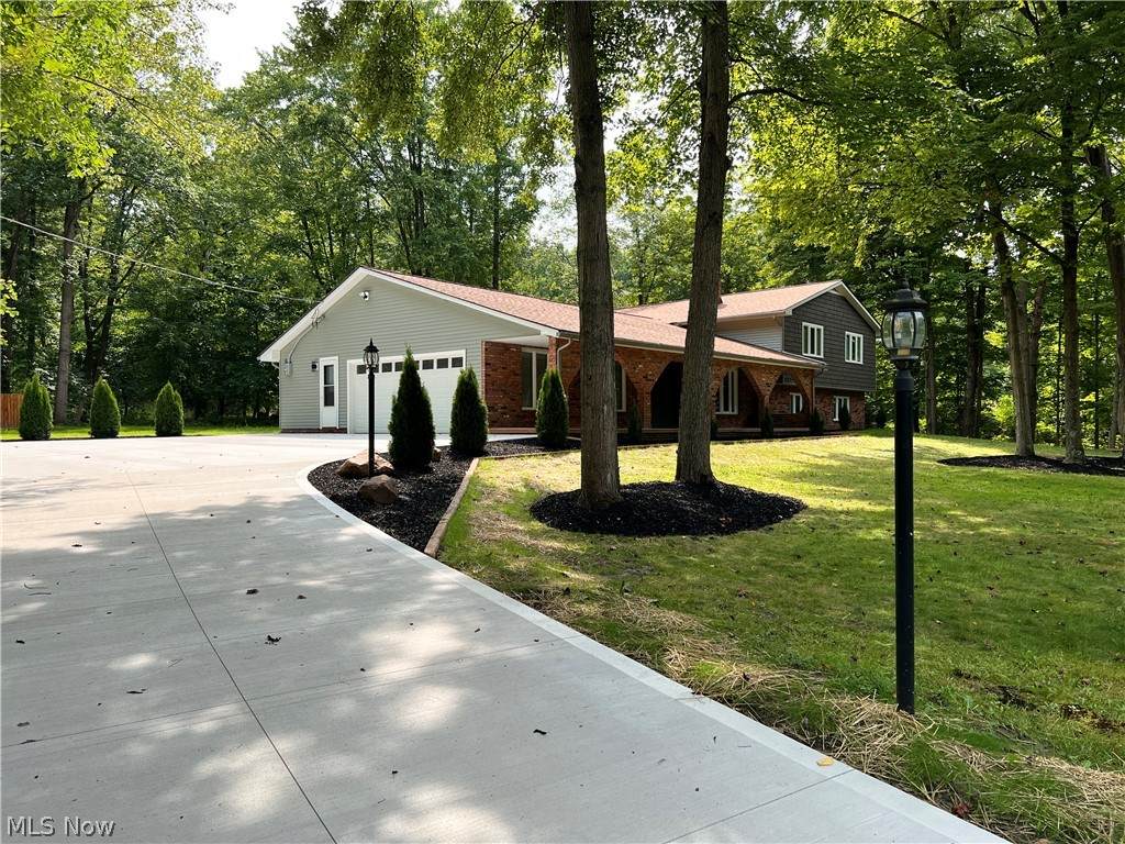 704 Echo Drive - Photo 1