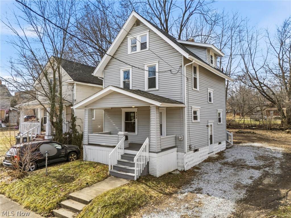 488 Alexander Street - Photo 1