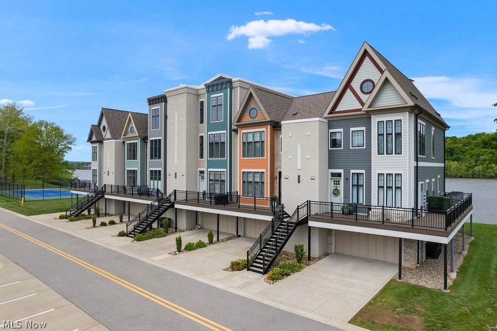 502 Harbor Drive - Photo 1
