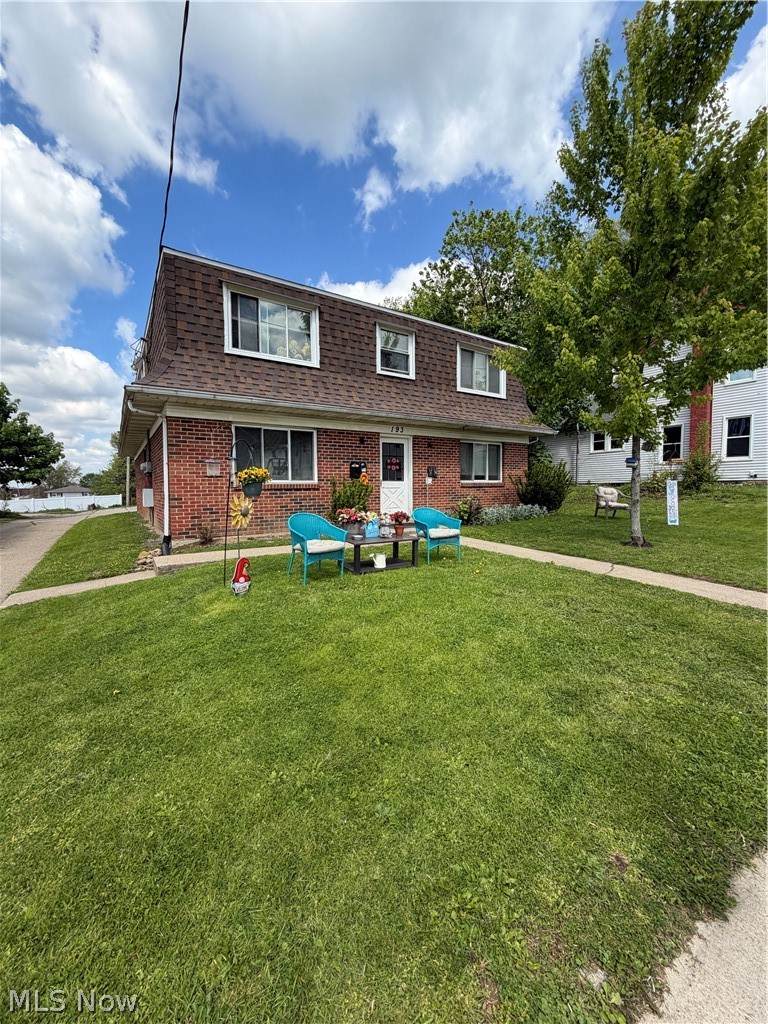 193 Rose Avenue - Photo 1