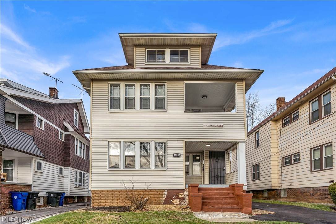 11913 Buckingham Avenue - Photo 1