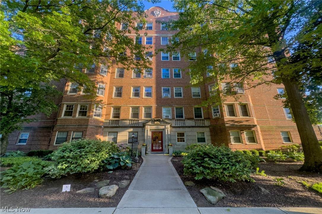13500 Shaker Boulevard - Photo 1