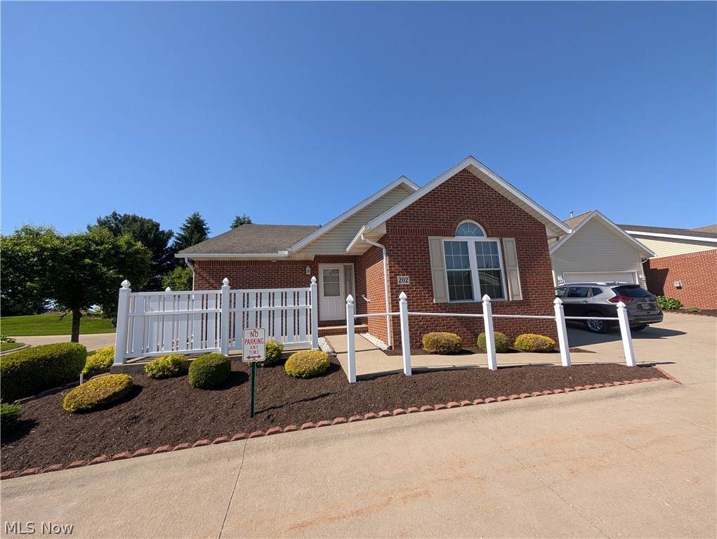 202 Greenbriar Lane - Photo 1