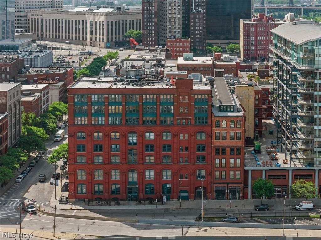 635 Lakeside Avenue - Photo 1
