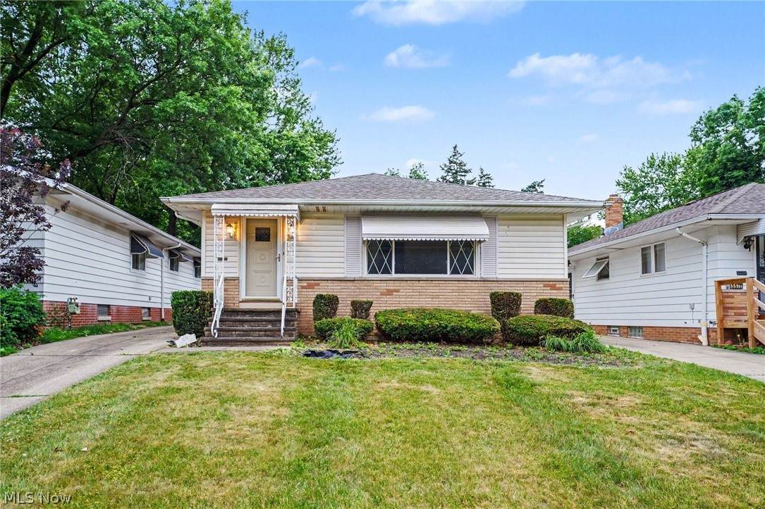 5576 Andover Boulevard - Photo 1