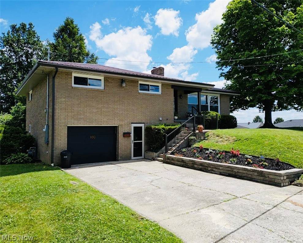 100 Valley Road - Photo 1