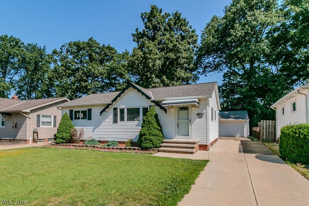 31505 Daniel Drive - Photo 1
