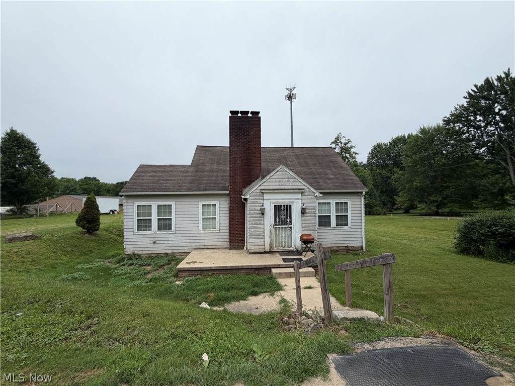 1564 Niles Cortland Road - Photo 1