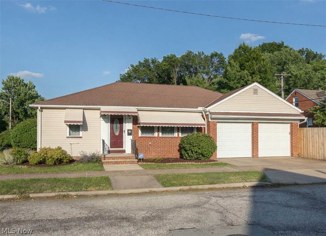 14733 Grapeland Avenue - Photo 1