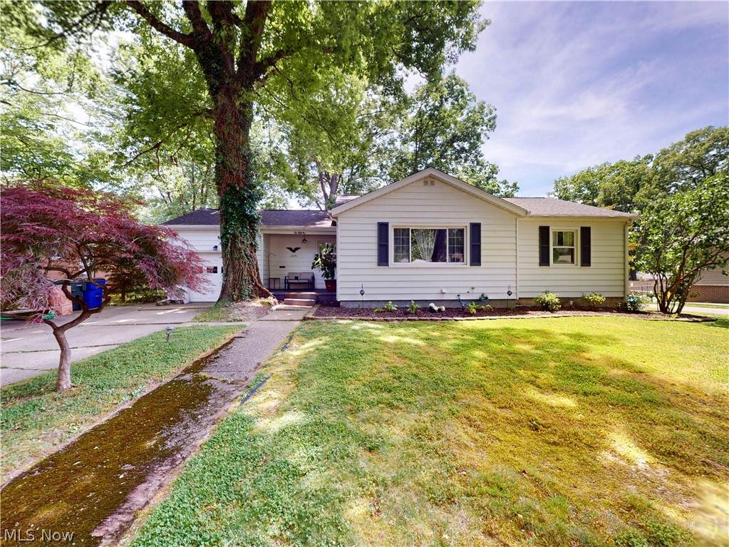 1051 Crown Avenue - Photo 1