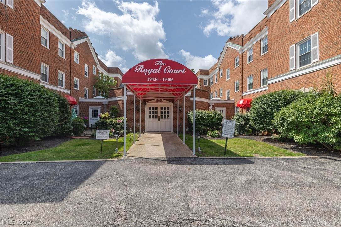 19406 Van Aken Boulevard - Photo 1