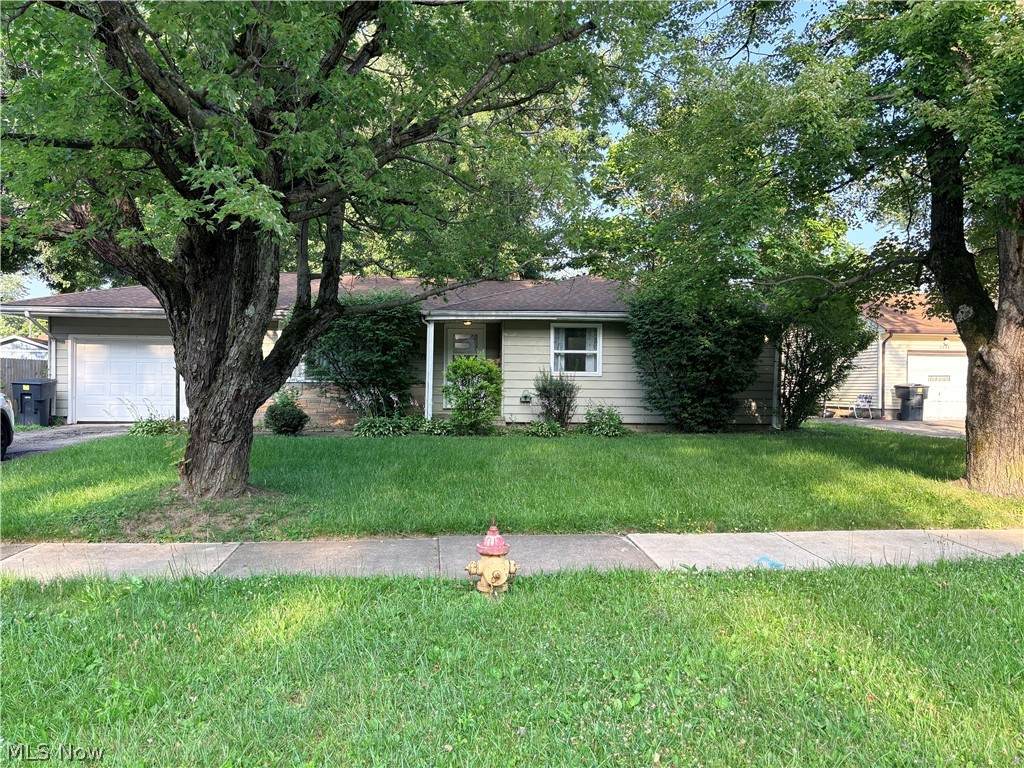 2860 Crestwood Drive - Photo 1