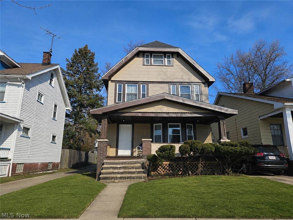 15301 Parkgrove Avenue - Photo 1