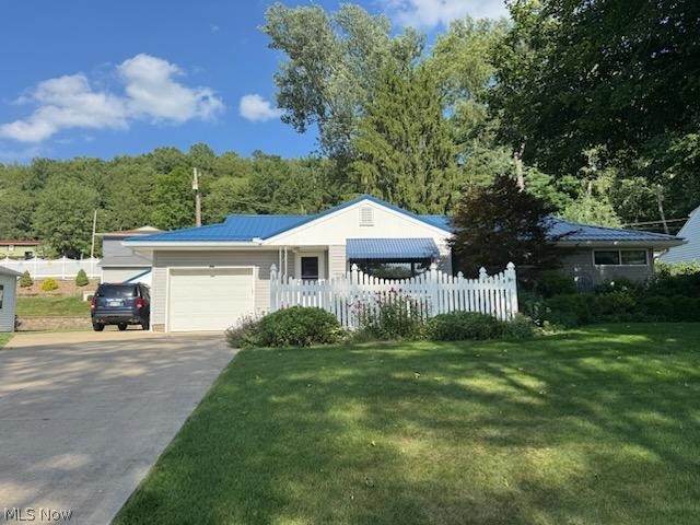 902 Highland Boulevard - Photo 1