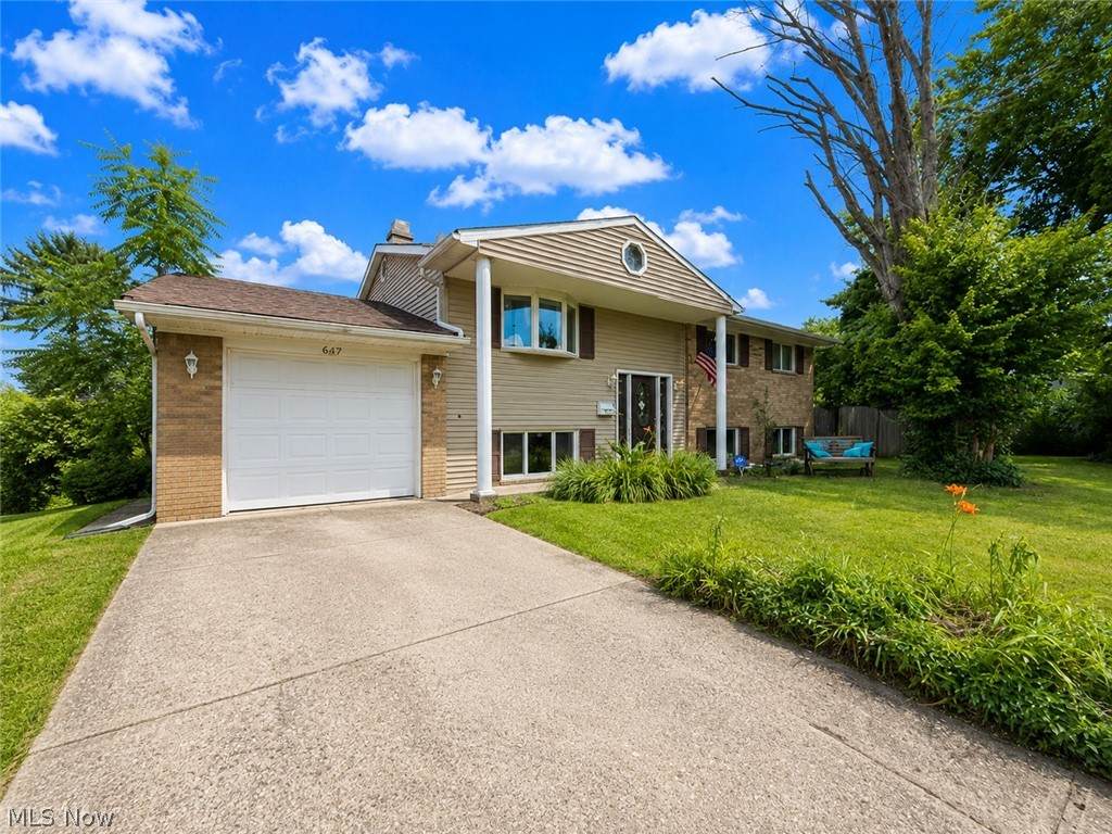 5019 Comstock Drive - Photo 1