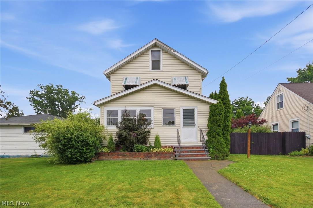 407 Illinois Avenue - Photo 1
