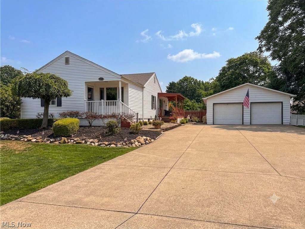 783 Cassell Avenue - Photo 1