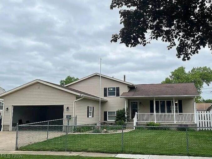 1077 Sutherland Avenue - Photo 1