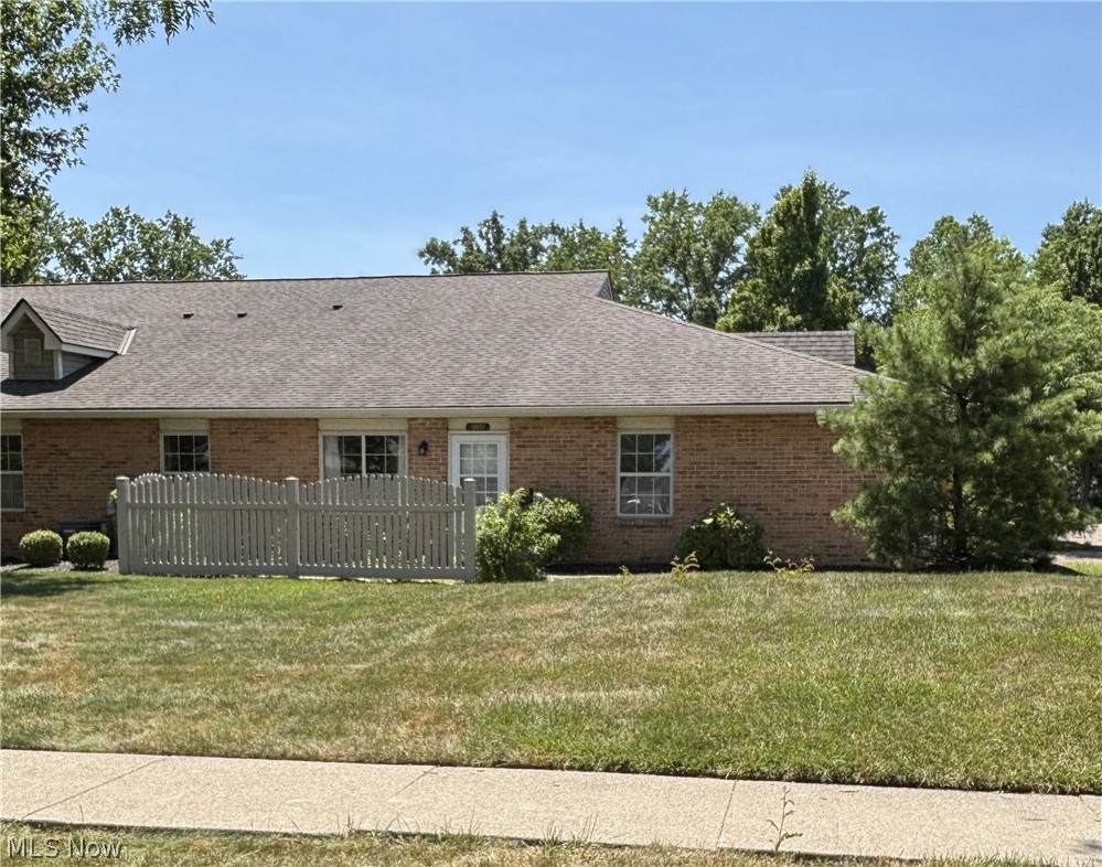 35177 Greenwich Avenue - Photo 1