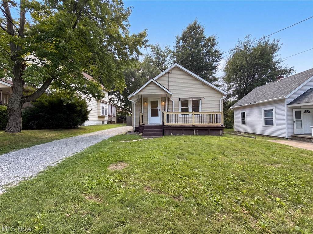 736 Bettes Avenue - Photo 1
