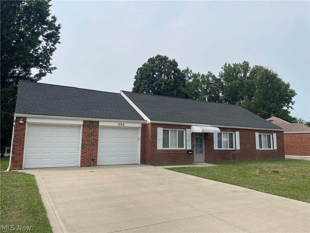 696 Walnut Drive - Photo 1
