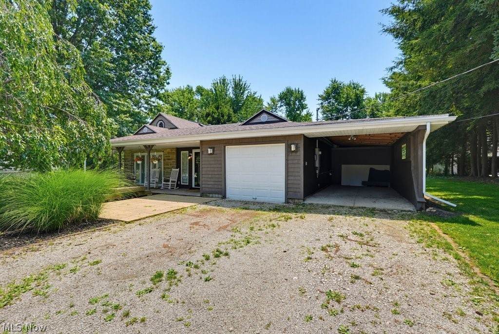 138 Ferguson Drive - Photo 1