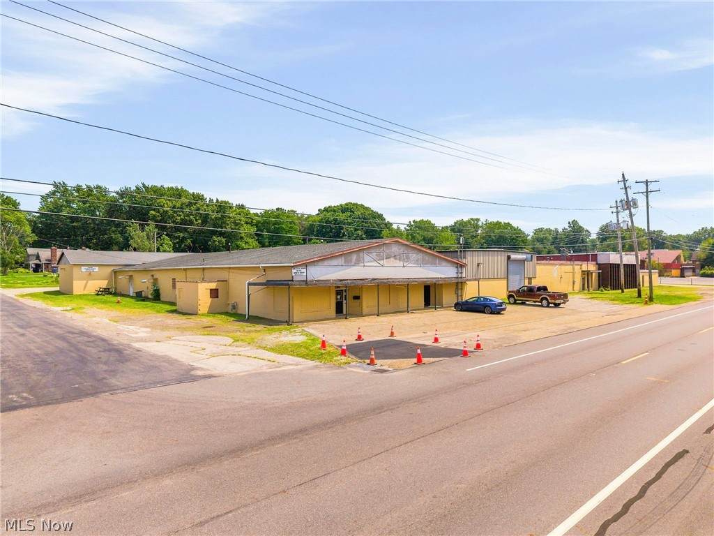 1625 Massillon Rd, Akron, OH 44312-4204