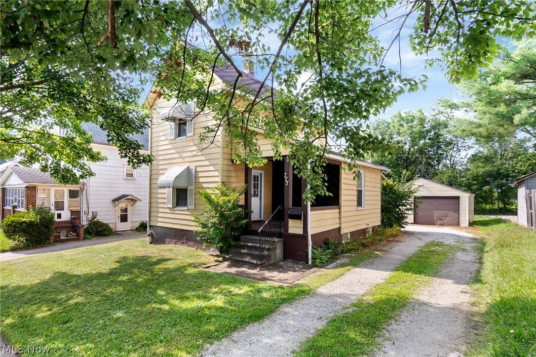 777 Montana Avenue - Photo 1