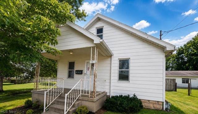 909 23rd Street - Photo 1