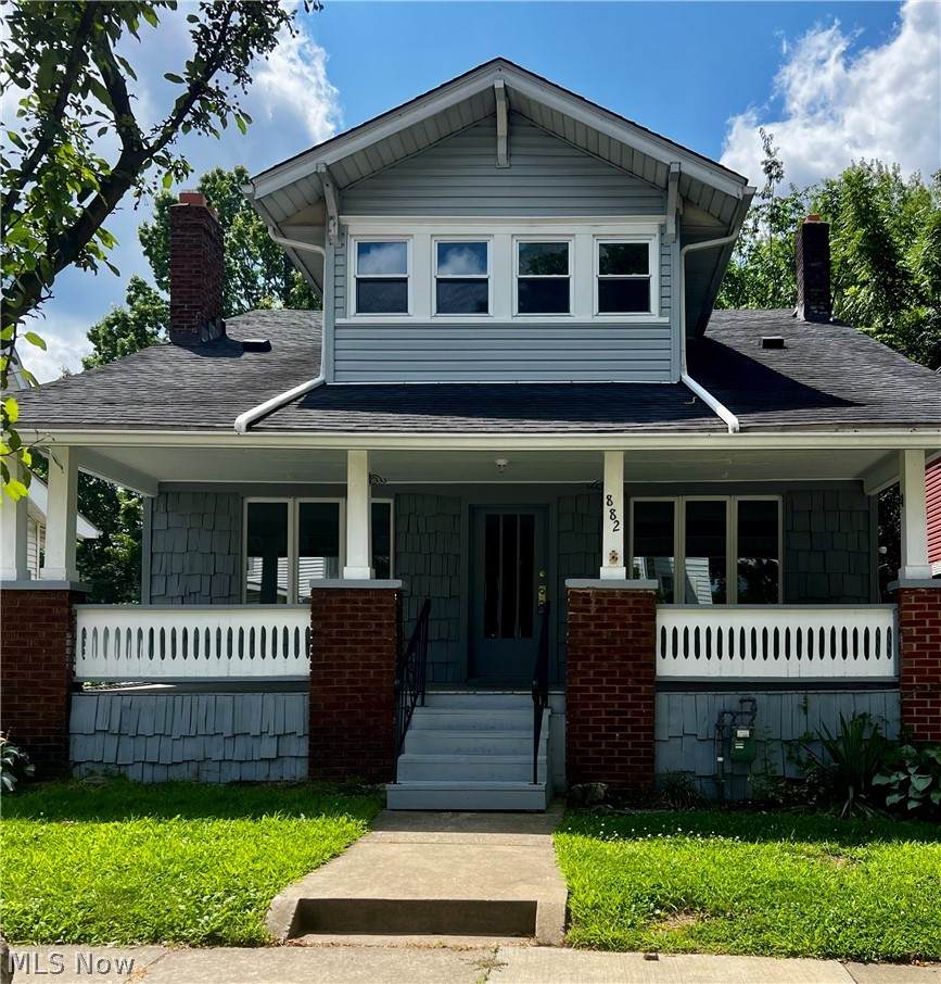 882 Redfern Avenue - Photo 1