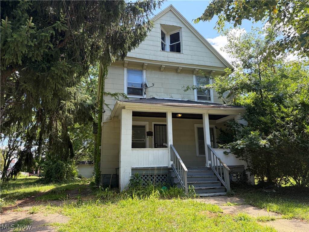 945 149th Street - Photo 1