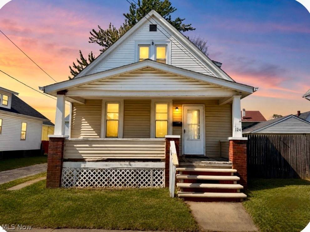 124 32nd Street - Photo 1