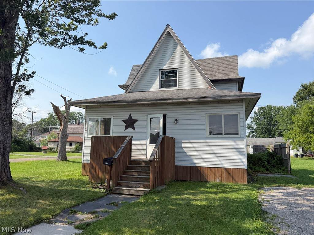 296 Pennsylvania Avenue - Photo 1